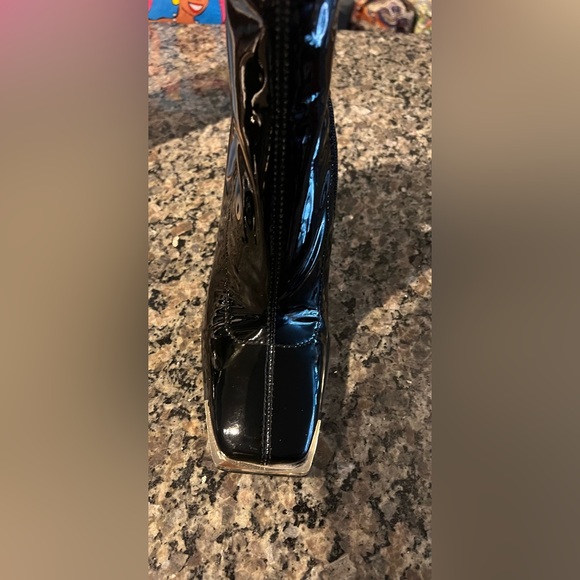 Patent leather boots - Picture 2 of 8